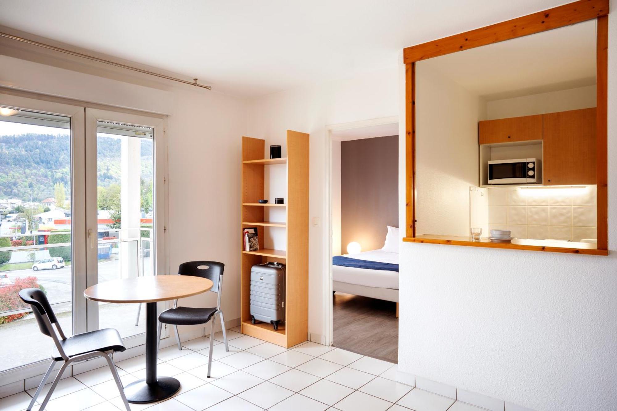 Aparthotel Sejours & Affaires Annecy Le Pont Neuf Cran-Gévrier Exterior foto
