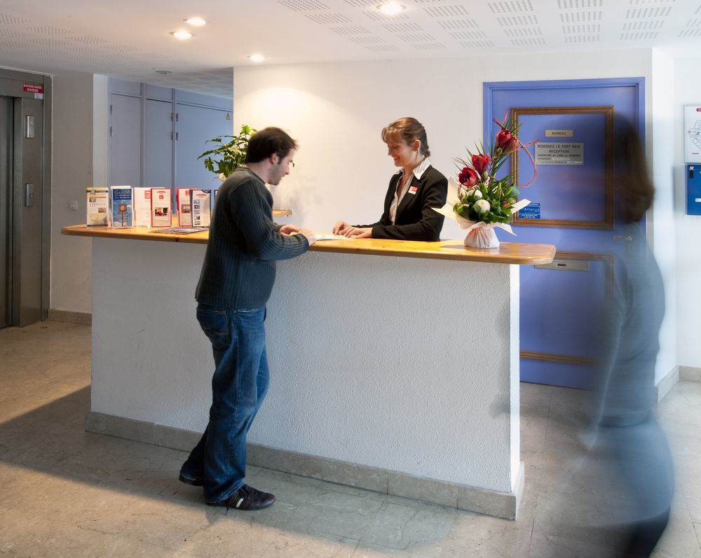 Aparthotel Sejours & Affaires Annecy Le Pont Neuf Cran-Gévrier Exterior foto